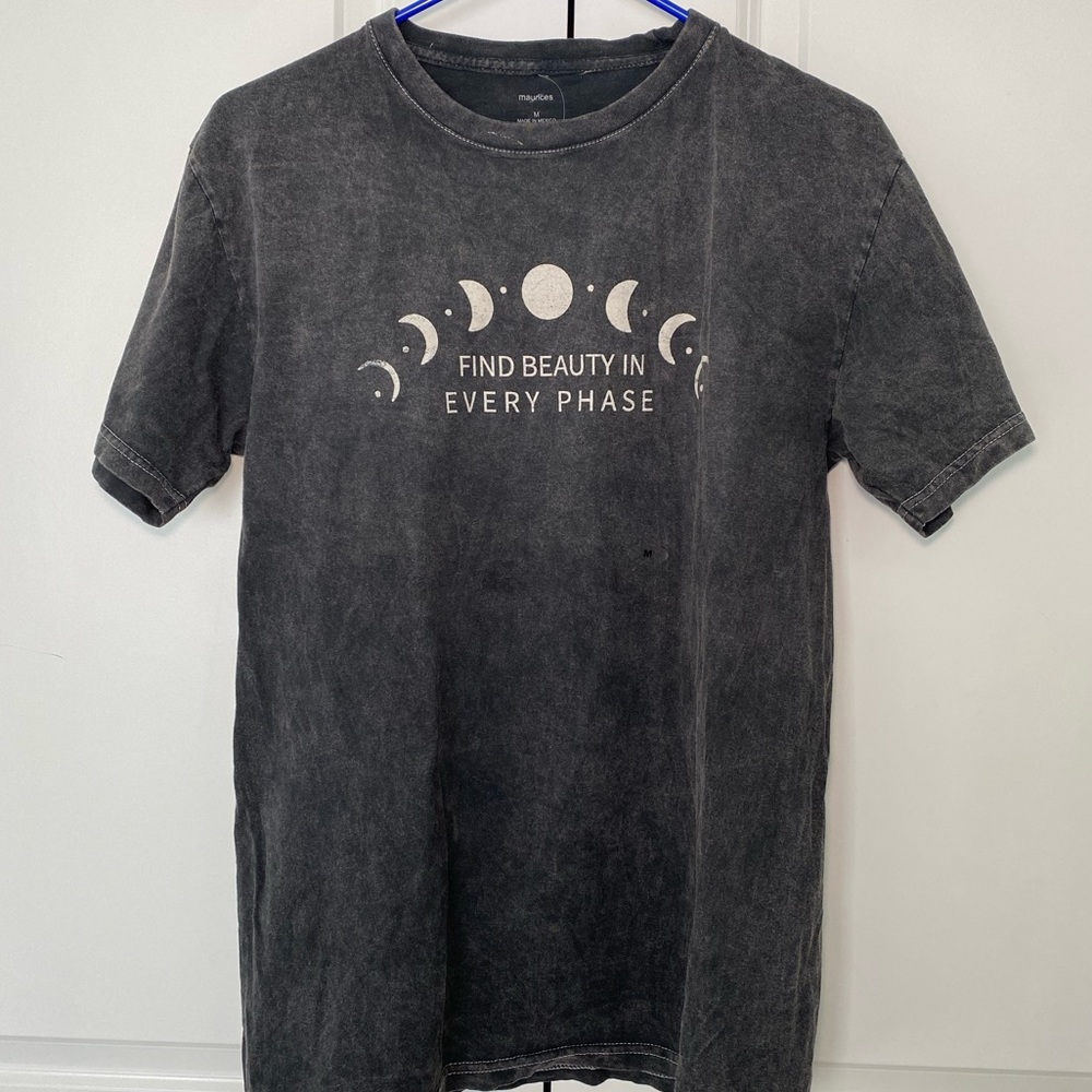 Cotton graphic tee 🌙🌖💫